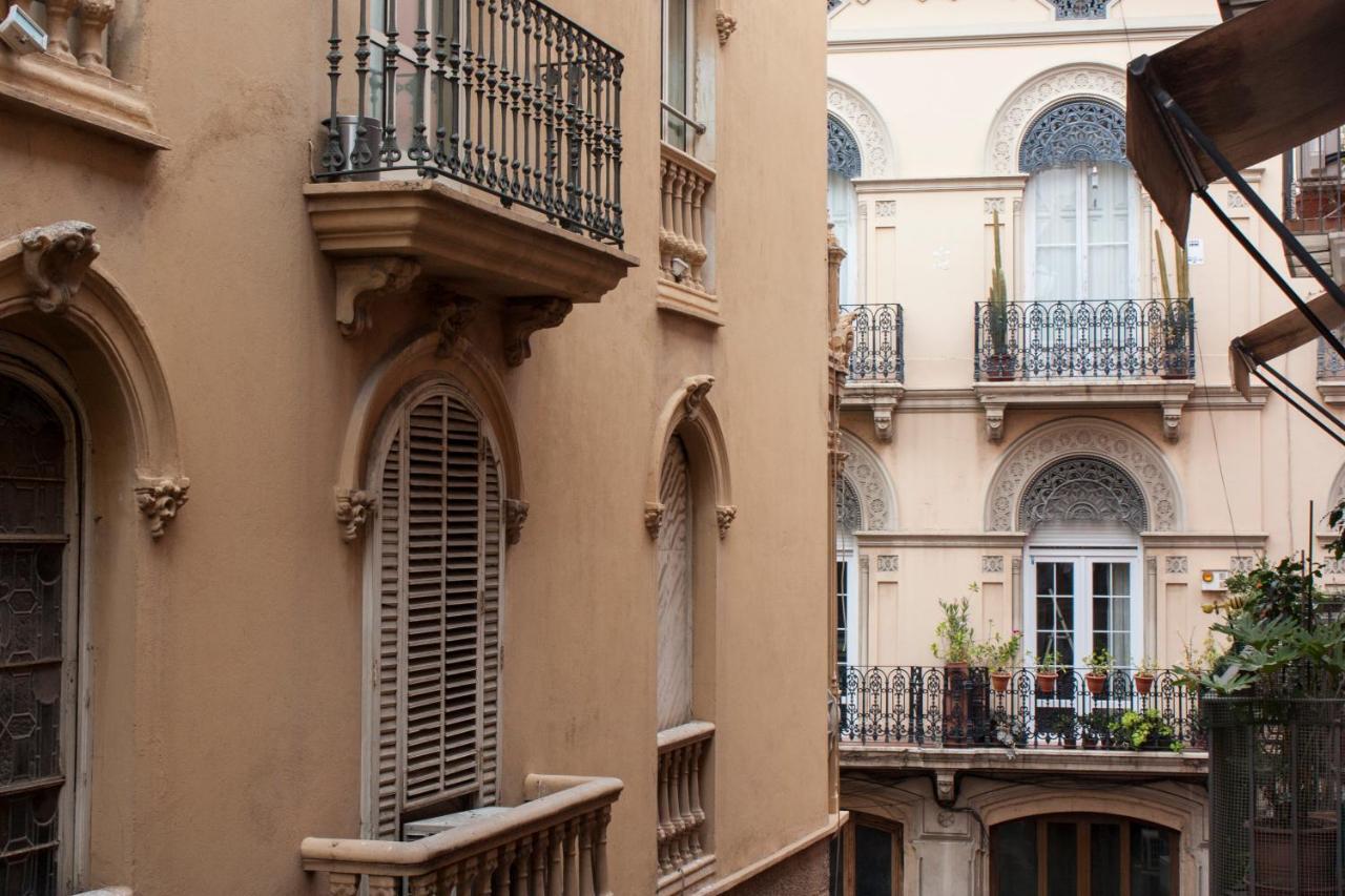 Splendid houses in Valencia Buitenkant foto